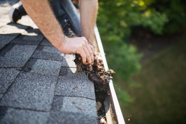Close up of roof line and fascia board inspection during a gutter repair project in Cincinnati